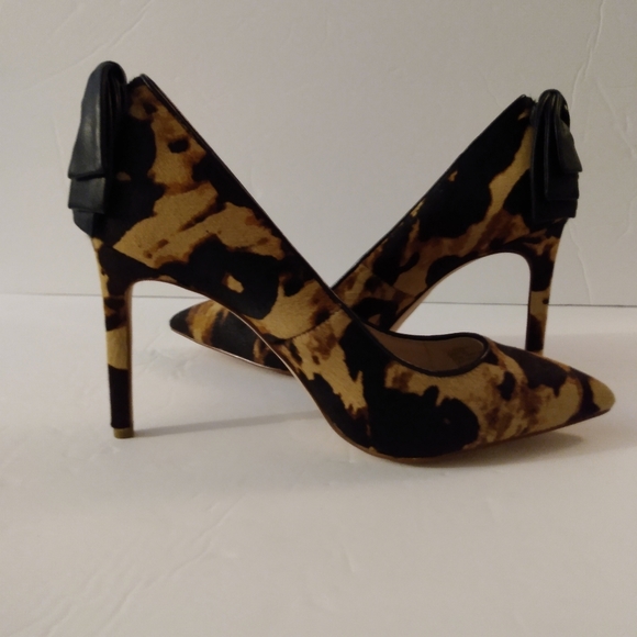 Louise et Cie Shoes - Women's Louise et Cie Josely HairFur, Leather Bow heels, US 6M/36, leopard prin…